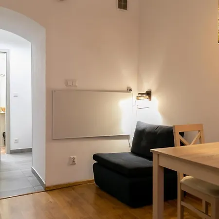 Wielopole 10 *